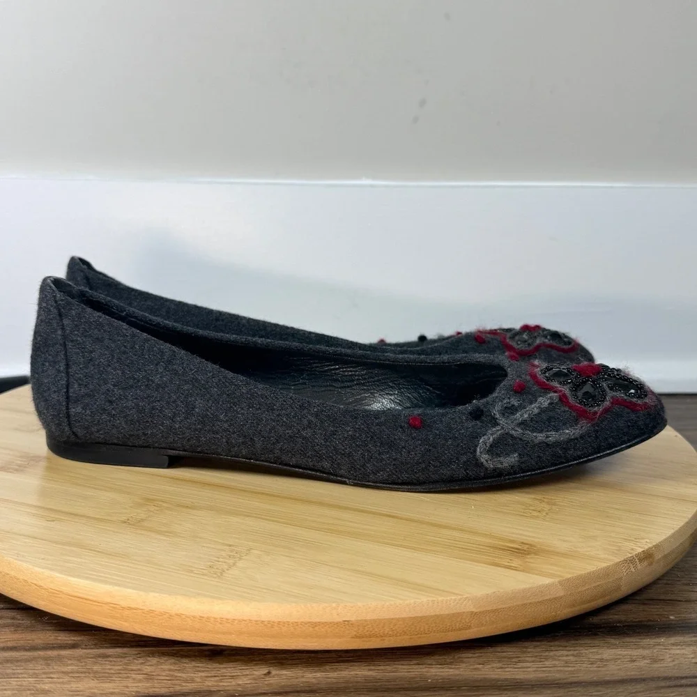 Stuart Weitzman Women 9M Ballet Flats‎ Grey Wool Embroidered Floral Cottagecore